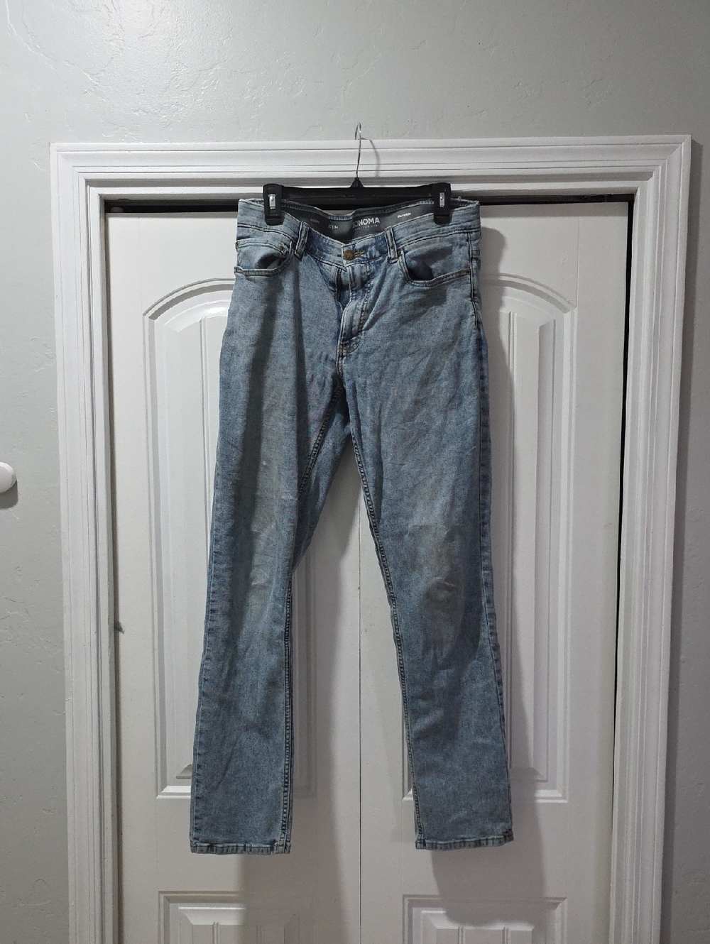 Men's Relaxed Light Blue Jeans - Classic Casual Fit